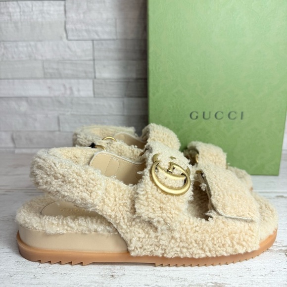 Gucci Women’s 38.5 Merino Wool Shearling GG Marmont Dad Sandals Buterscotch NEW - Picture 2 of 16